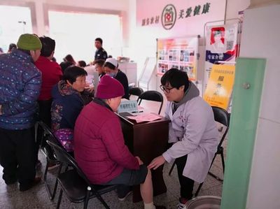 迎&ldquo;三八"國(guó)際婦女節(jié),專家基層義診送健康